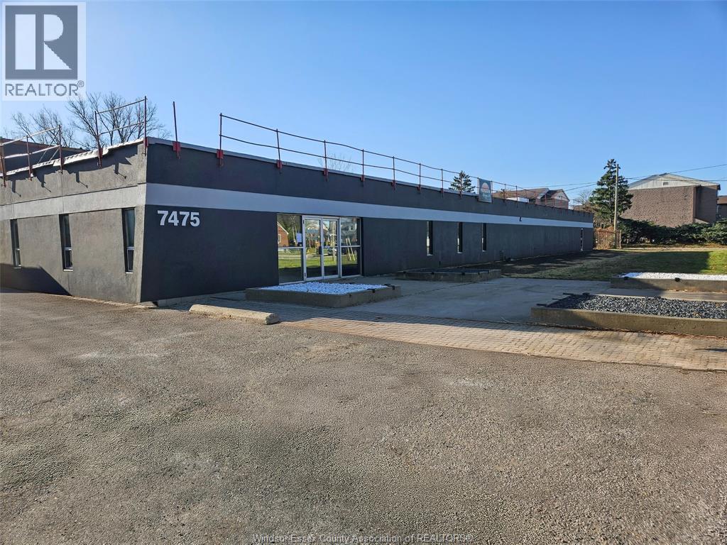 7475 Tranby Avenue, Windsor — photograph 3