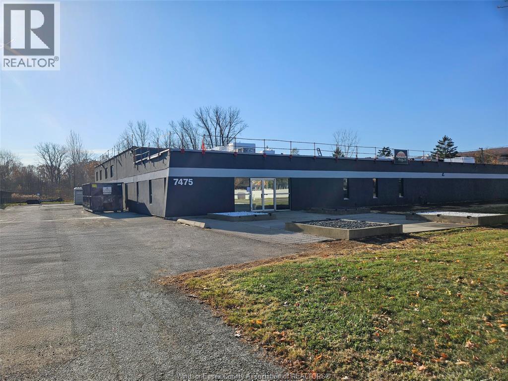 7475 Tranby Avenue, Windsor — primary photograph