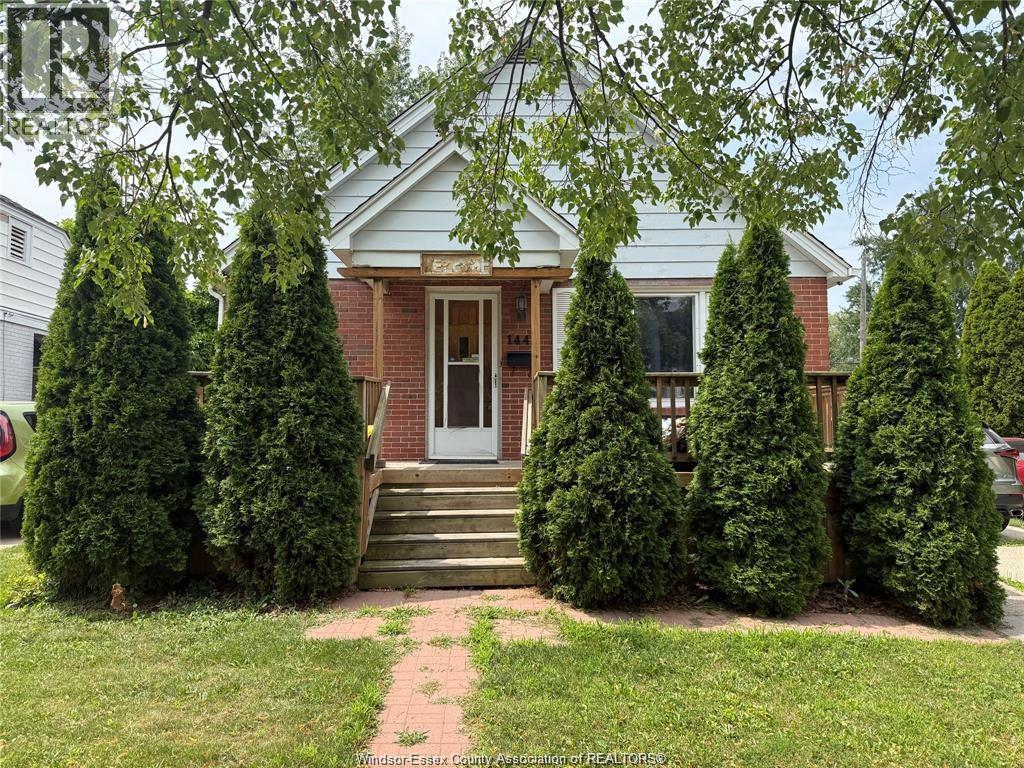 1441 Arthur Road, Windsor — primary photograph