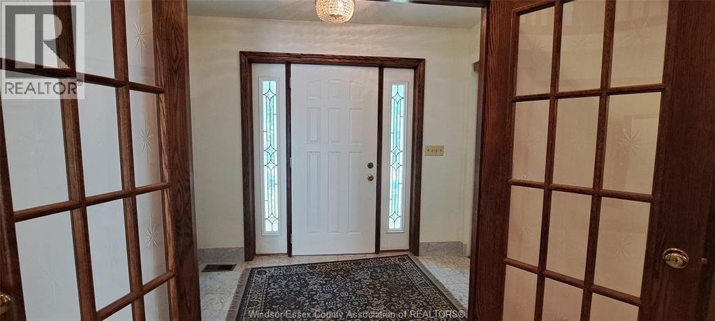 3431 Ancaster Court, Windsor — photograph 2