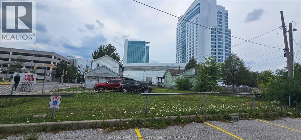 Vacant Land at 532 Chatham Street, Windsor — photograph 3