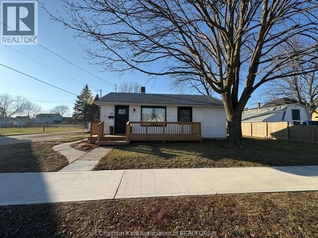 2-bedroom Single Family at 119 Lorne Avenue, Wallaceburg — primary photograph