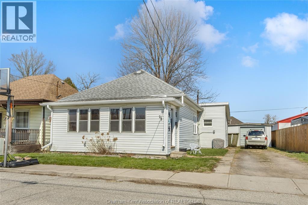 3-bedroom Single Family at 23 Degge Street, Chatham — photograph 2