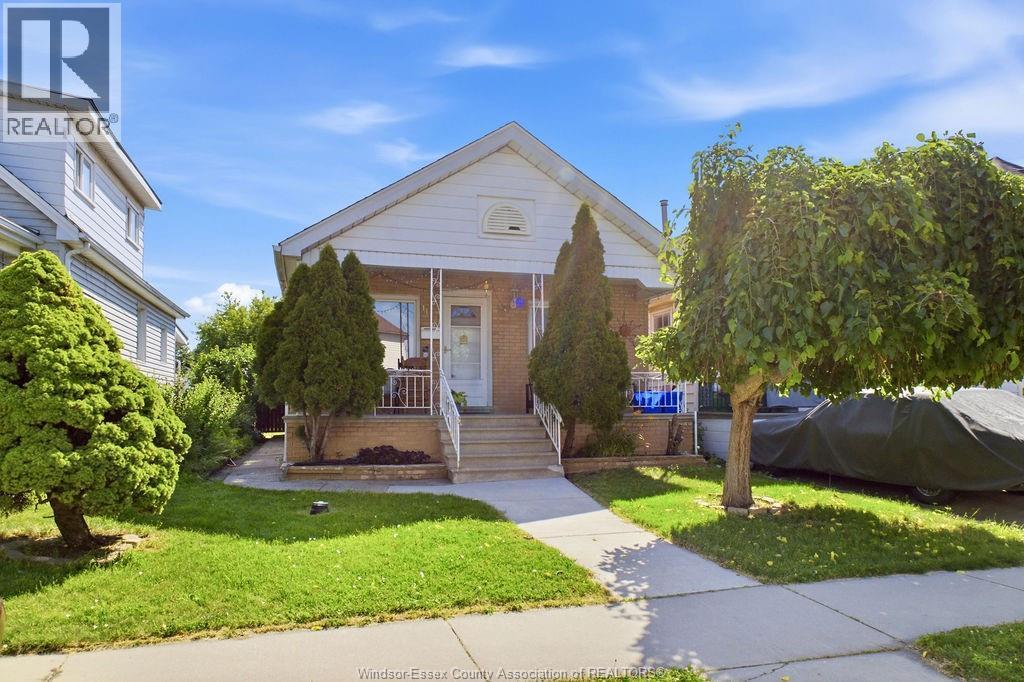 3-bedroom Single Family at 1172 Marion Avenue, Windsor — photograph 2