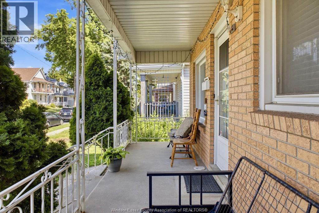 3-bedroom Single Family at 1172 Marion Avenue, Windsor — photograph 3