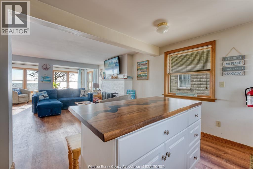 1-bedroom Single Family at 1049 Heritage, Kingsville — photograph 3