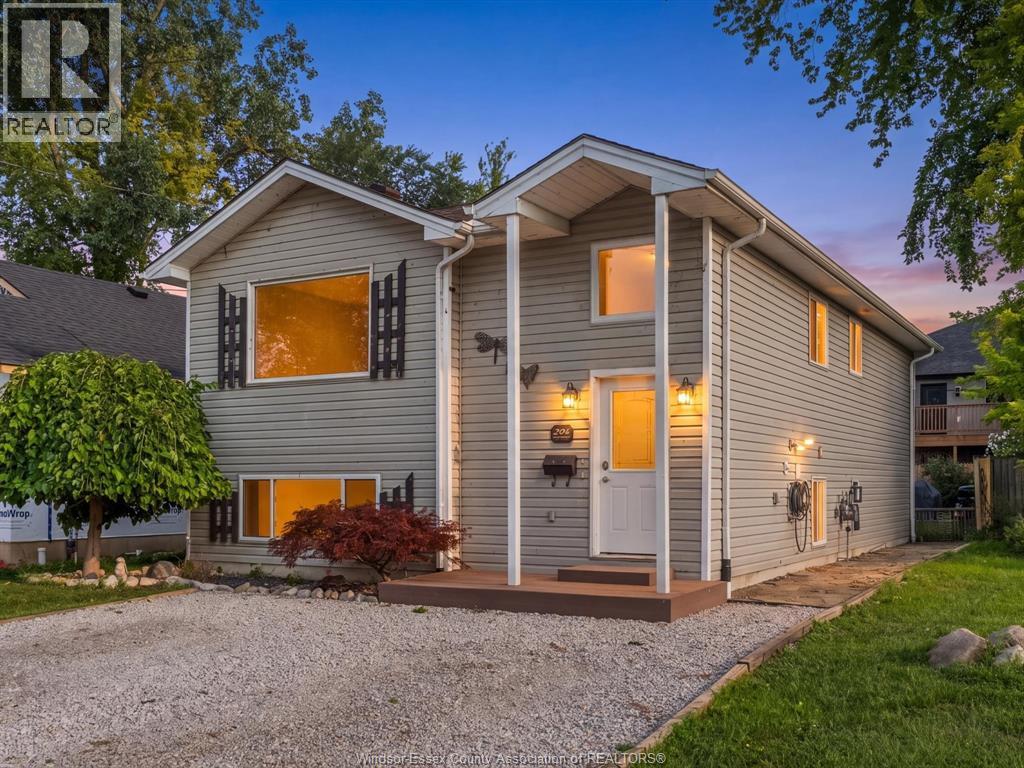 3-bedroom Single Family at 294 Erieview Drive, Kingsville — primary photograph