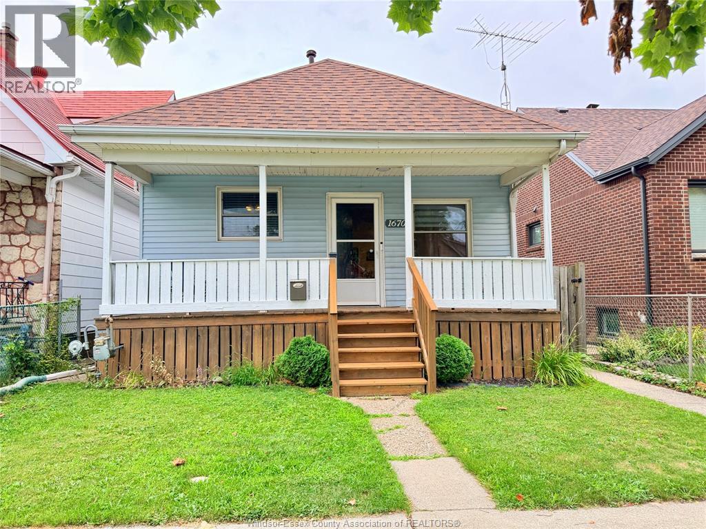 3-bedroom Single Family at 1670 Albert, Windsor — photograph 2