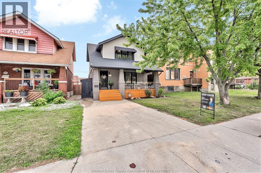 3-bedroom Single Family at 1362 Elsmere, Windsor — photograph 2