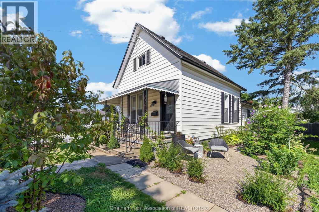 4-bedroom Single Family at 45 Oxley Drive, Chatham — photograph 2