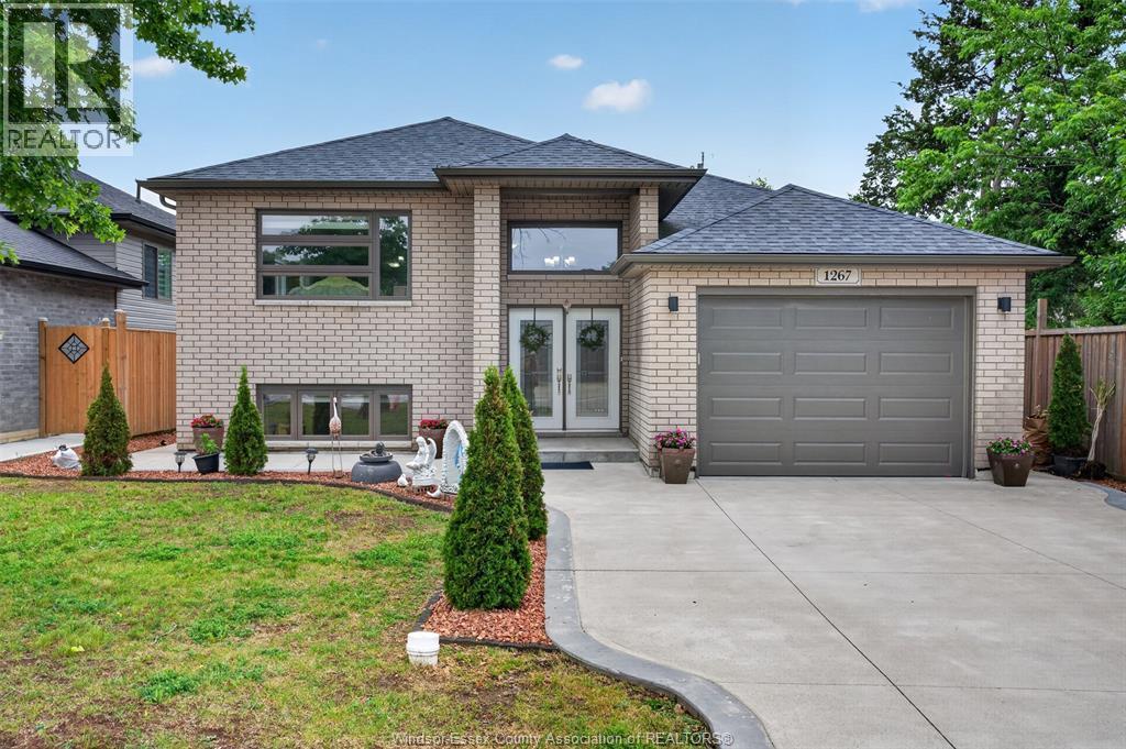 4-bedroom Single Family at 1267 Eastlawn Avenue, Windsor — primary photograph