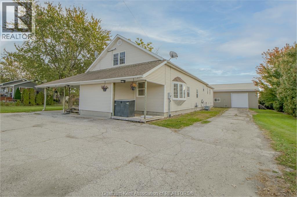 5-bedroom Single Family at 1530 Mersea Rd D, Mersea — primary photograph