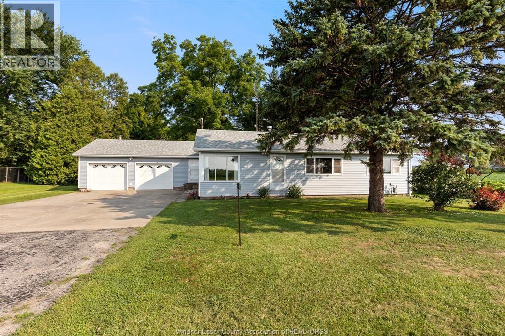 3-bedroom Single Family at 4453 Tecumseh Line, Tilbury — photograph 2