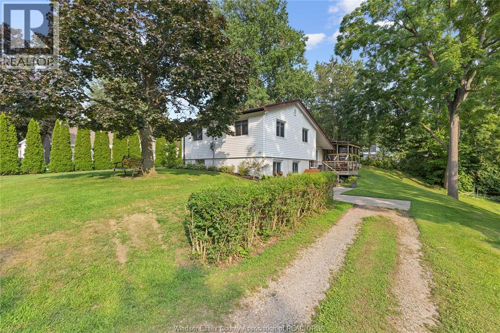 3-bedroom Single Family at 10 Oak Street, Ridgetown — primary photograph