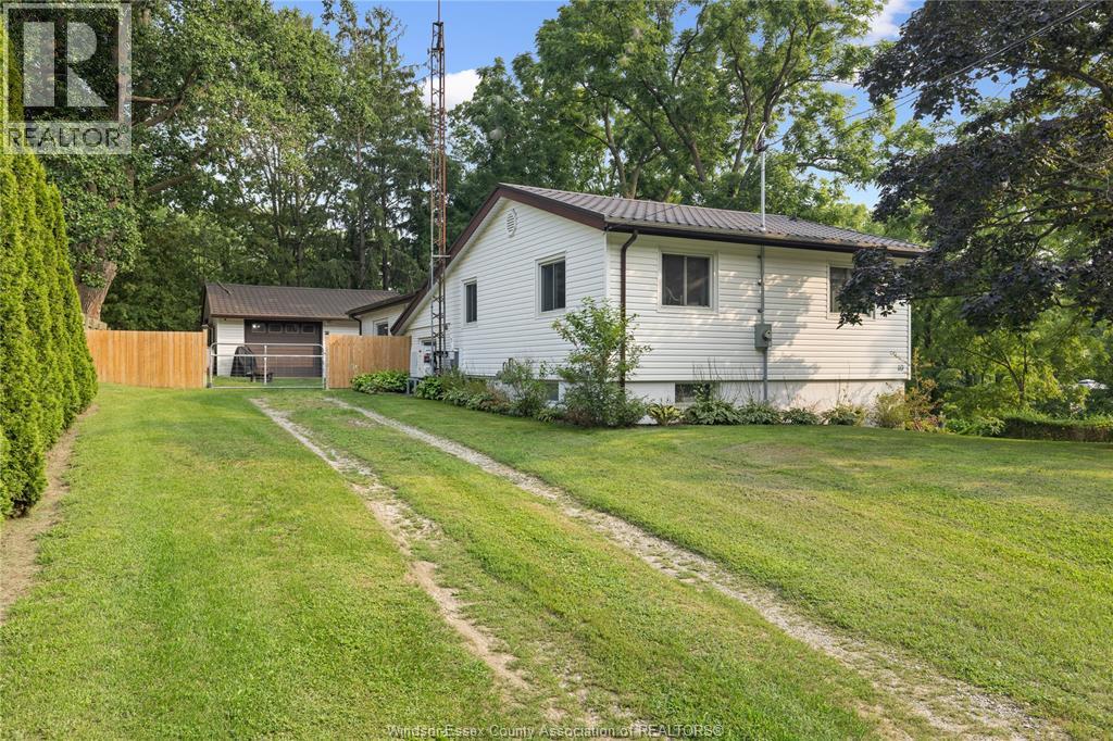 3-bedroom Single Family at 10 Oak Street, Ridgetown — photograph 3
