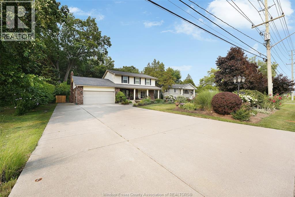 5-bedroom Single Family at 2670 Todd Lane, LaSalle — photograph 3