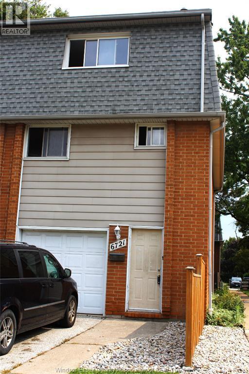 4-bedroom Single Family at 6721 Rose-Ville Garden Drive, Windsor — primary photograph