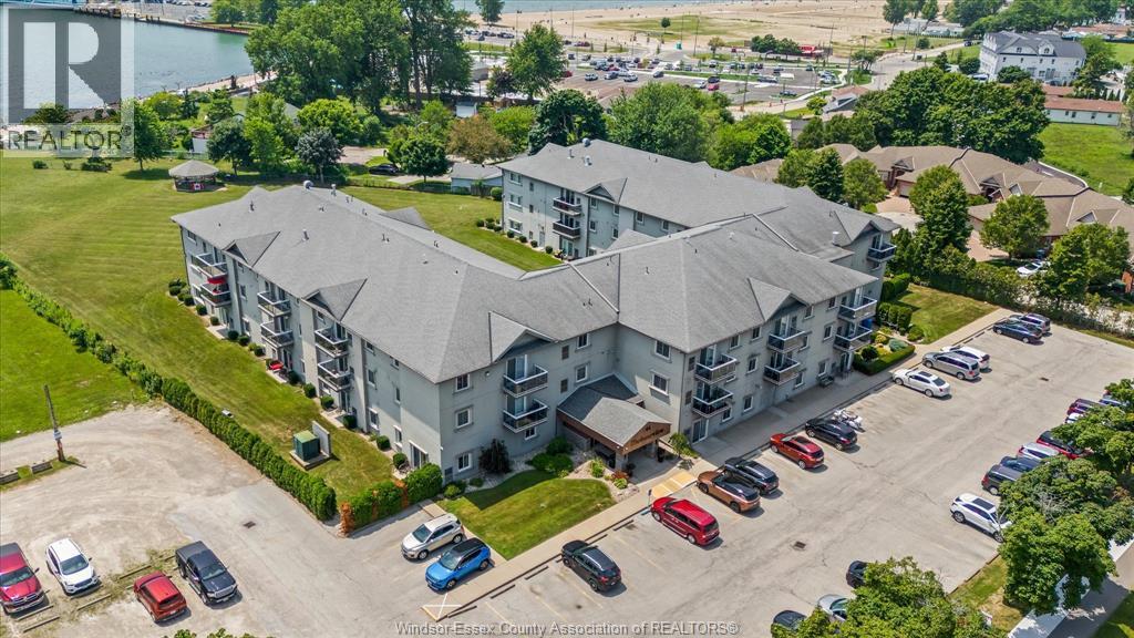 2-bedroom Single Family at 44 Robson #303, Leamington — primary photograph