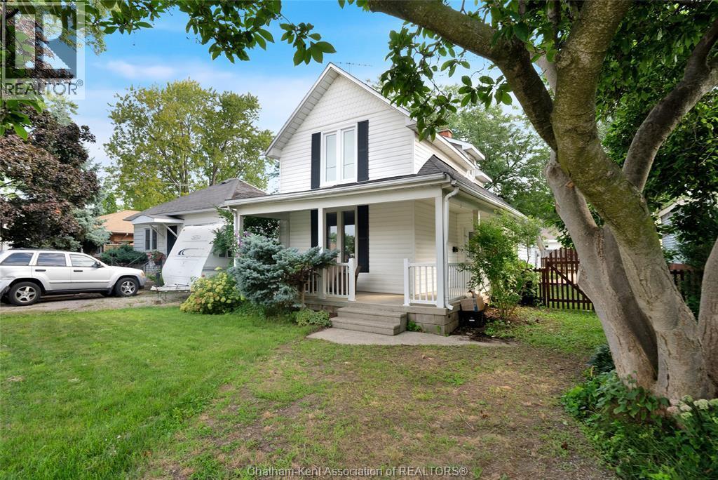 3-bedroom Single Family at 273 St Clair Street, Chatham — primary photograph