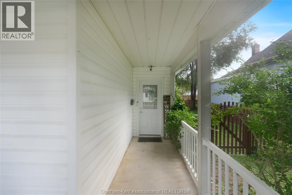 3-bedroom Single Family at 273 St Clair Street, Chatham — photograph 3