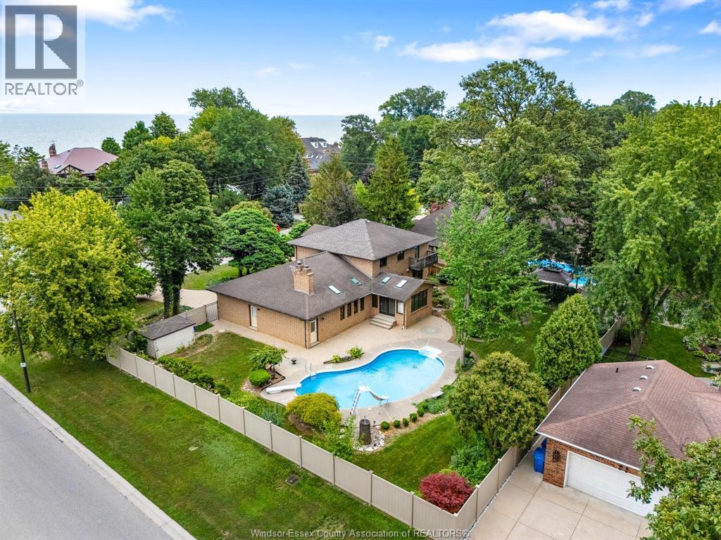 4-bedroom Single Family at 267 Elmgrove Drive, Lakeshore — photograph 2