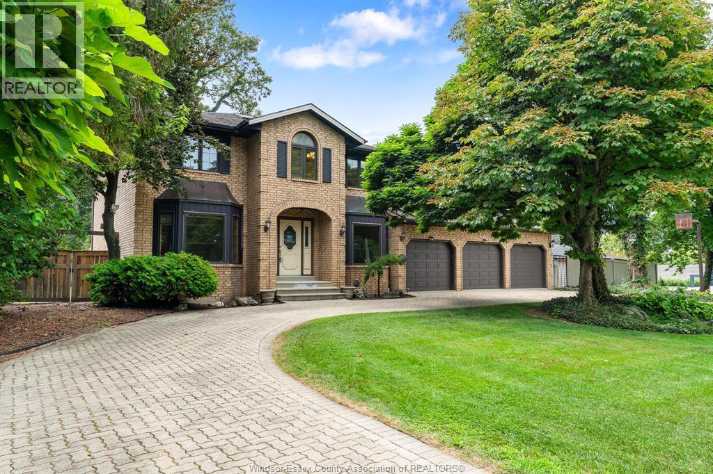 4-bedroom Single Family at 267 Elmgrove Drive, Lakeshore — photograph 3
