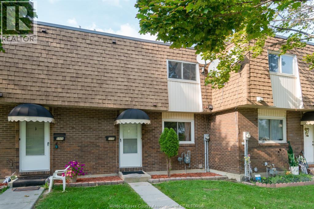 3-bedroom Single Family at 5446 Lassaline #47, Windsor — primary photograph