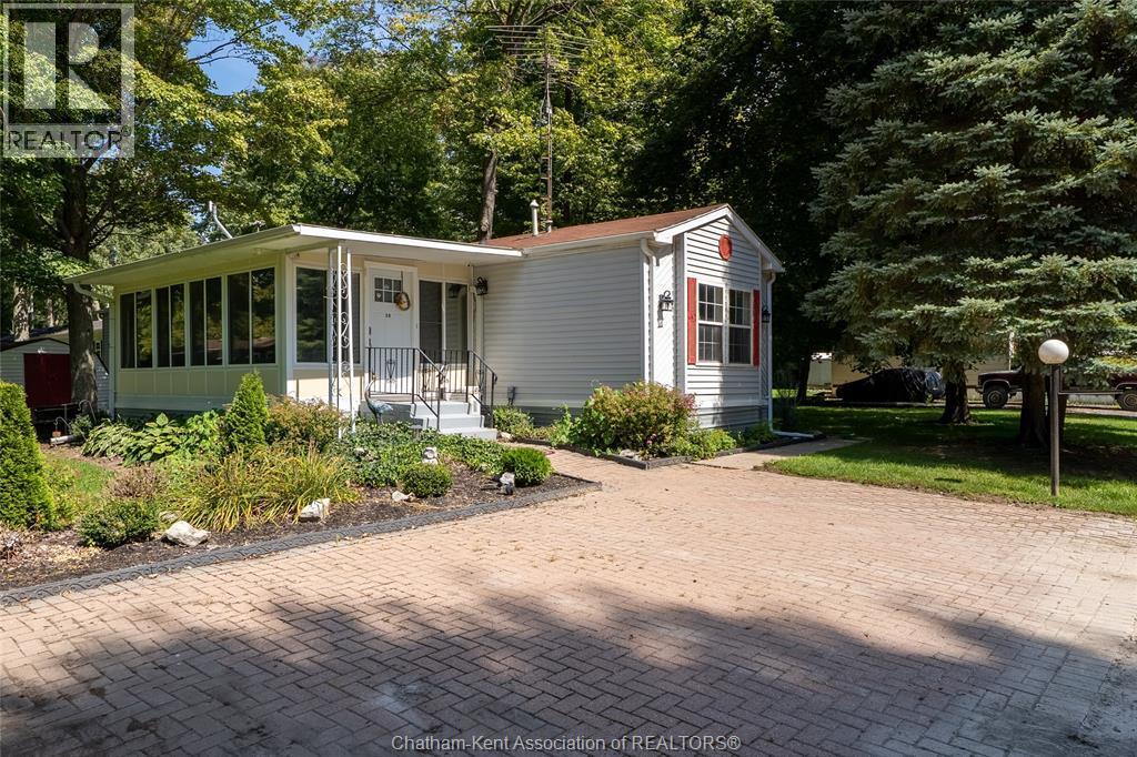 2-bedroom Single Family at 29338 Jane Road #20, Thamesville — photograph 2