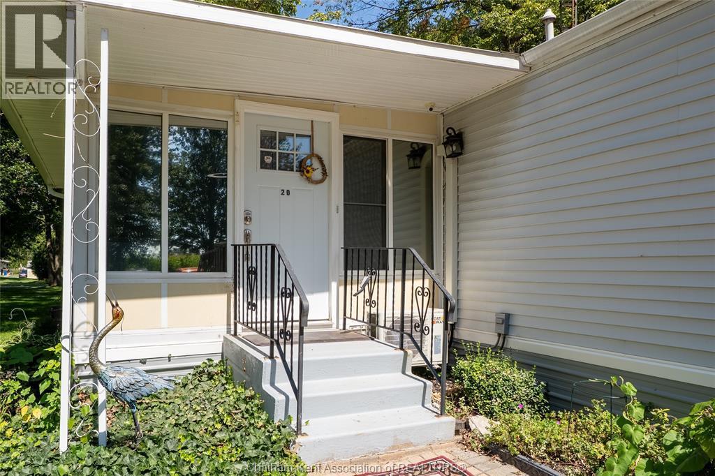 2-bedroom Single Family at 29338 Jane Road #20, Thamesville — photograph 3