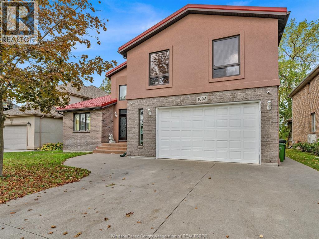 6-bedroom Single Family at 1098 Stoneybrook Crescent, Windsor — photograph 2
