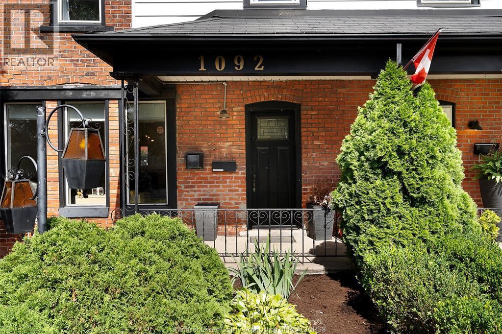 3-bedroom Single Family at 1092 Monmouth, Windsor — photograph 3