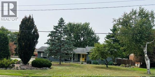 3-bedroom Single Family at 8285 Malden Road, LaSalle — photograph 2