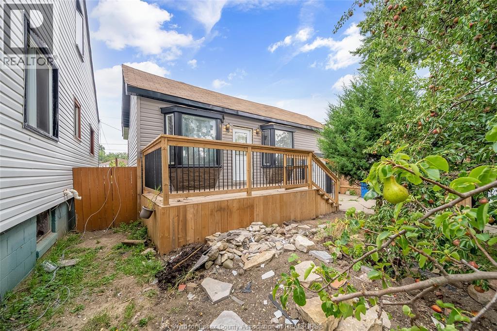 Single Family — 2616 Parent, Windsor, Ontario