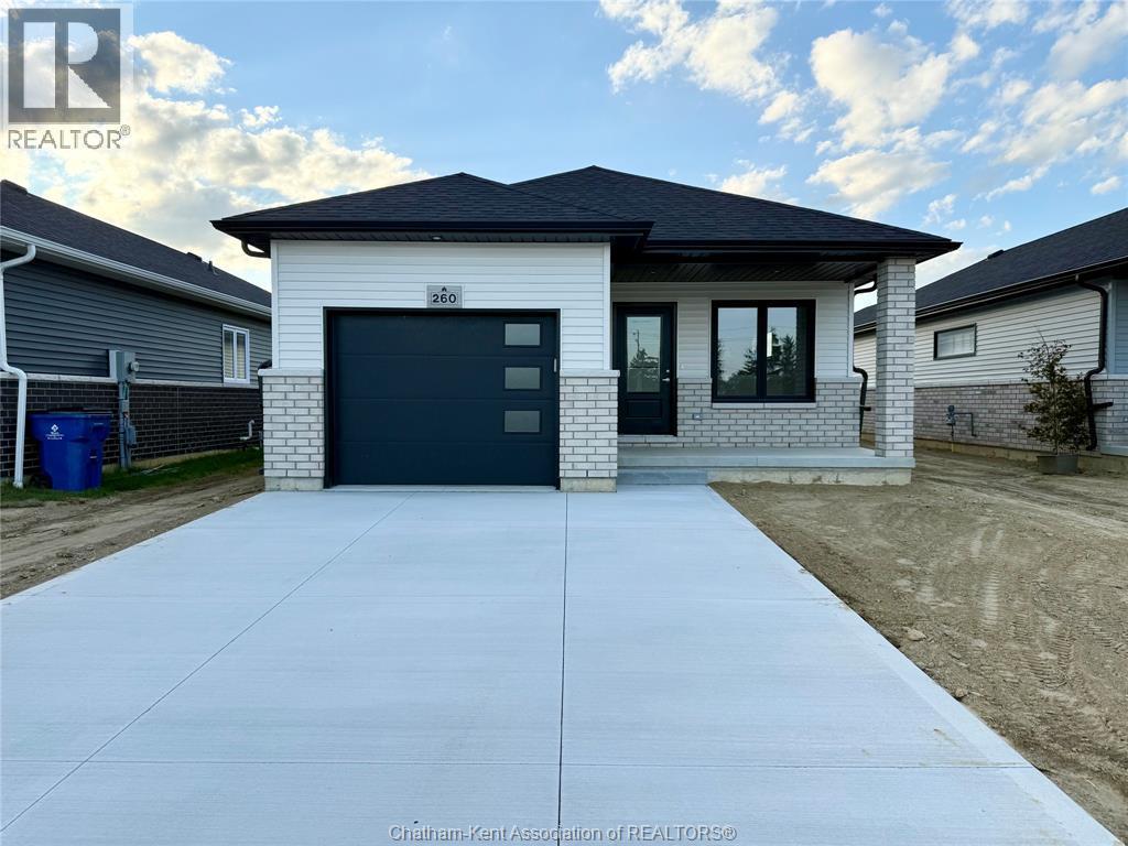 Single Family — 224 Ironwood Trail, Chatham, Ontario