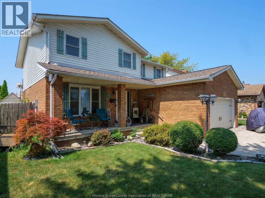 4-bedroom Single Family at 12033 St Thomas, Tecumseh — primary photograph