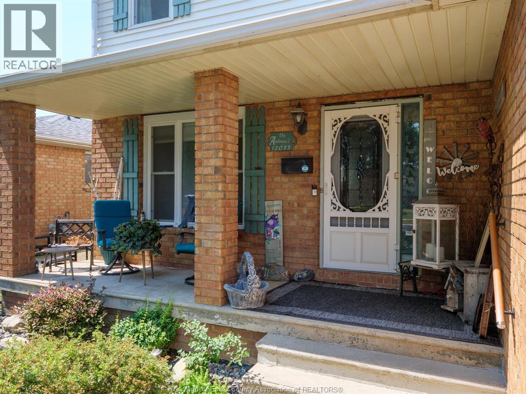 4-bedroom Single Family at 12033 St Thomas, Tecumseh — photograph 2