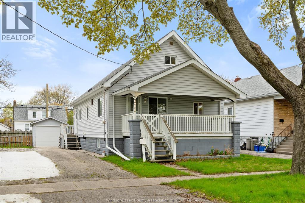 5-bedroom Single Family at 311 Conrad Street, Sarnia — primary photograph