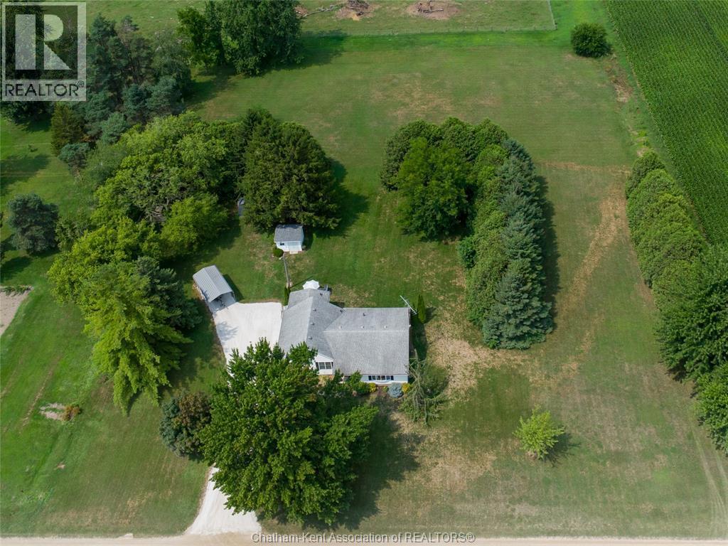 4-bedroom Single Family at 12613 Smoke Line, Thamesville — photograph 2