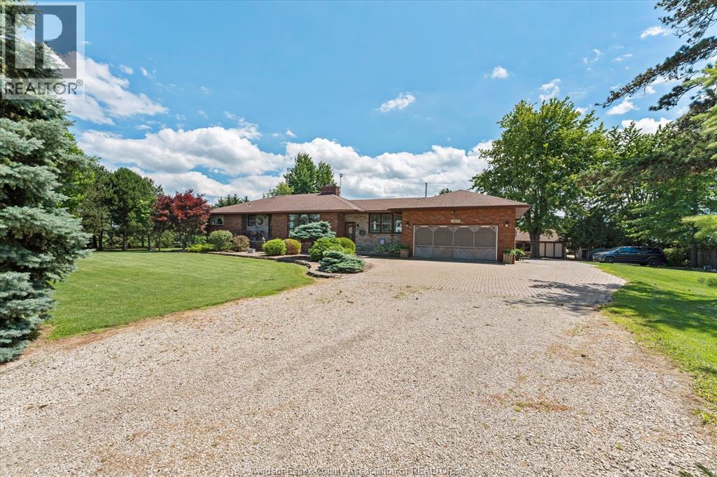 4-bedroom Single Family at 9601 County Rd 18, Amherstburg — photograph 3