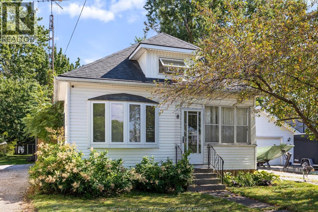 2-bedroom Single Family at 8 Young Street, Tilbury North — primary photograph