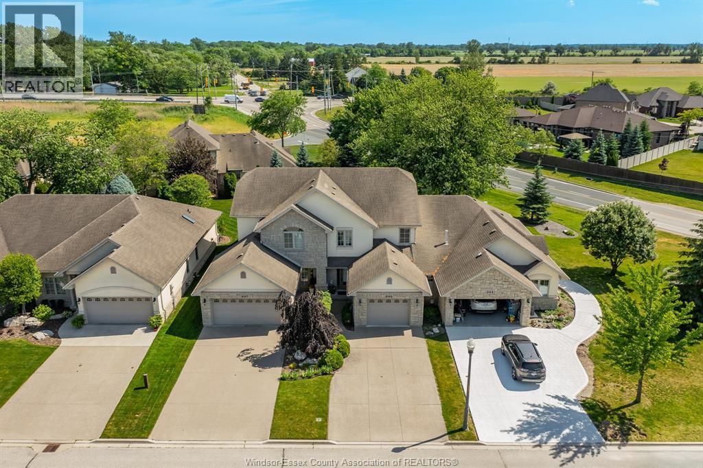 4-bedroom Single Family at 205 Whisper Creek Circle, Tecumseh — photograph 3