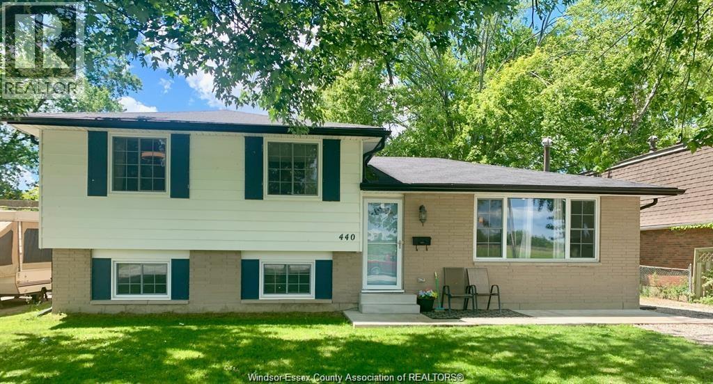 4-bedroom Single Family at 440 Fryer Street, Amherstburg — primary photograph