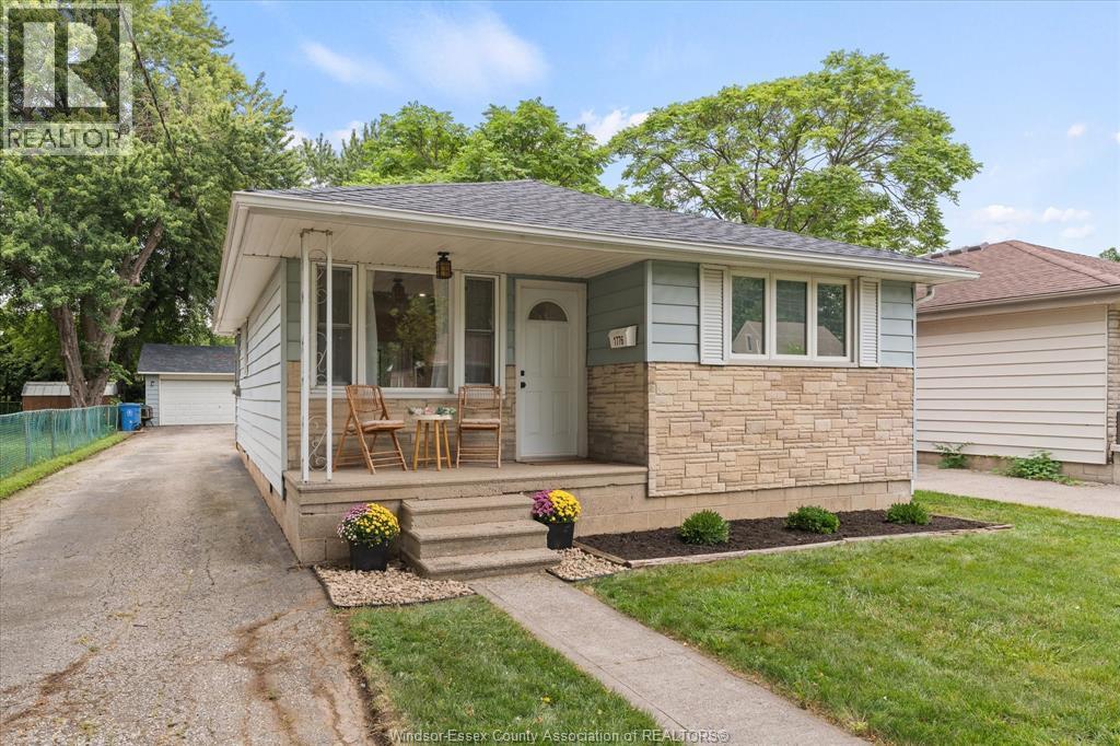 3-bedroom Single Family at 1776 Glendale Avenue, Windsor — photograph 2