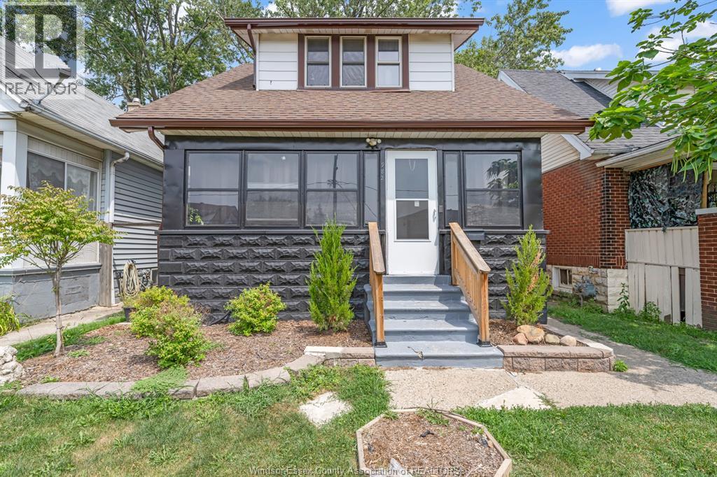 3-bedroom Single Family at 982 Elm Avenue, Windsor — primary photograph