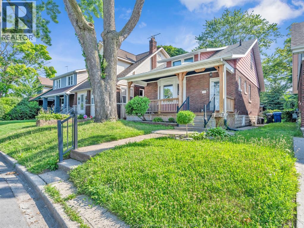 4-bedroom Single Family at 1316 Church Street, Windsor — photograph 2