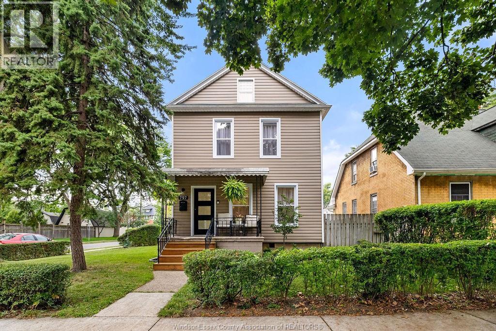 Single Family — 797 Monmouth Road, Windsor, Ontario