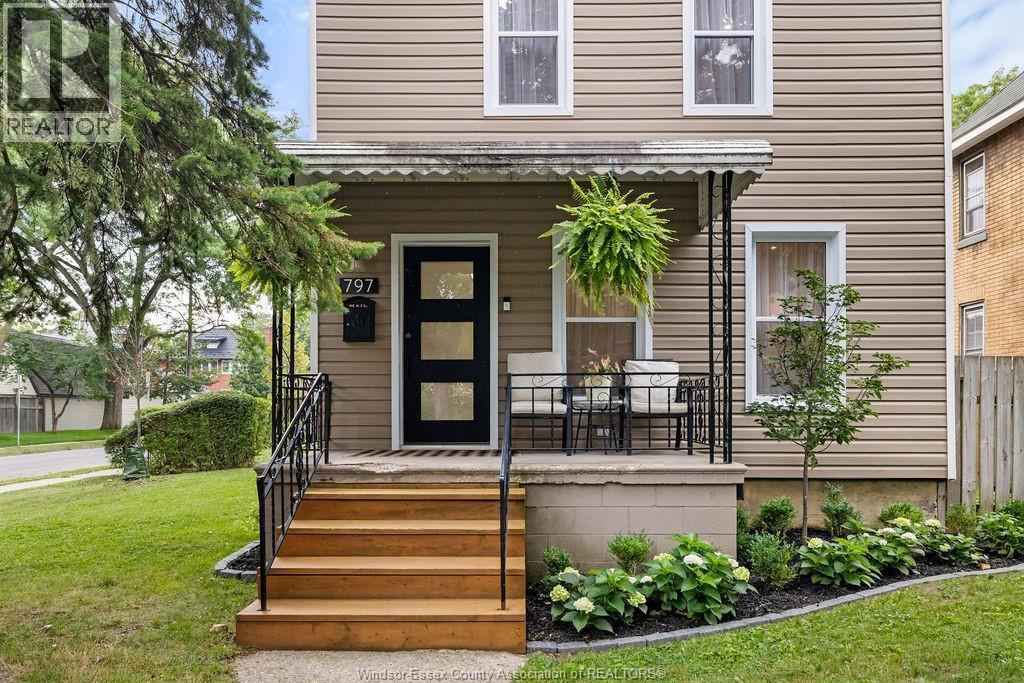 4-bedroom Single Family at 797 Monmouth Road, Windsor — photograph 3