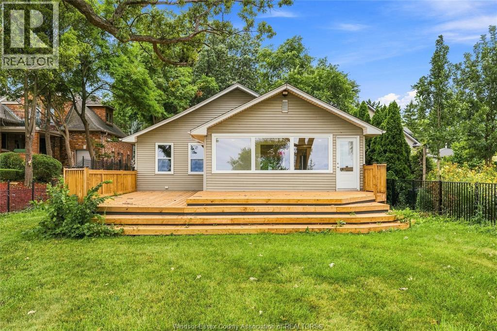 3-bedroom Single Family at 546 Pearl, Lakeshore — photograph 3