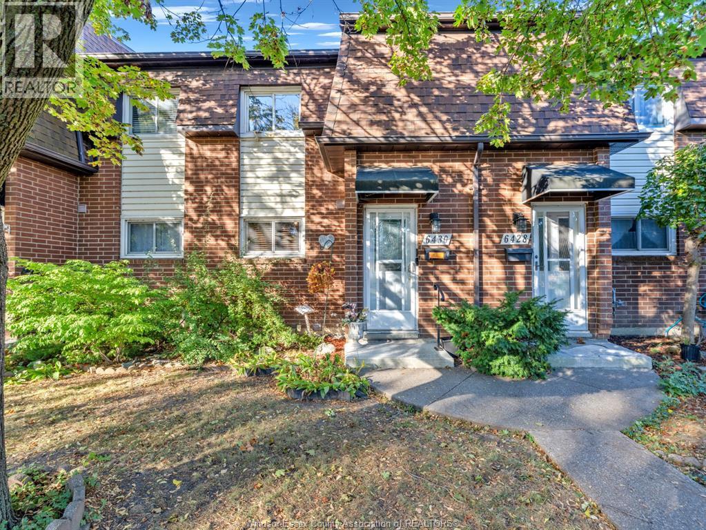 Single Family — 6430 Thornberry, Windsor, Ontario
