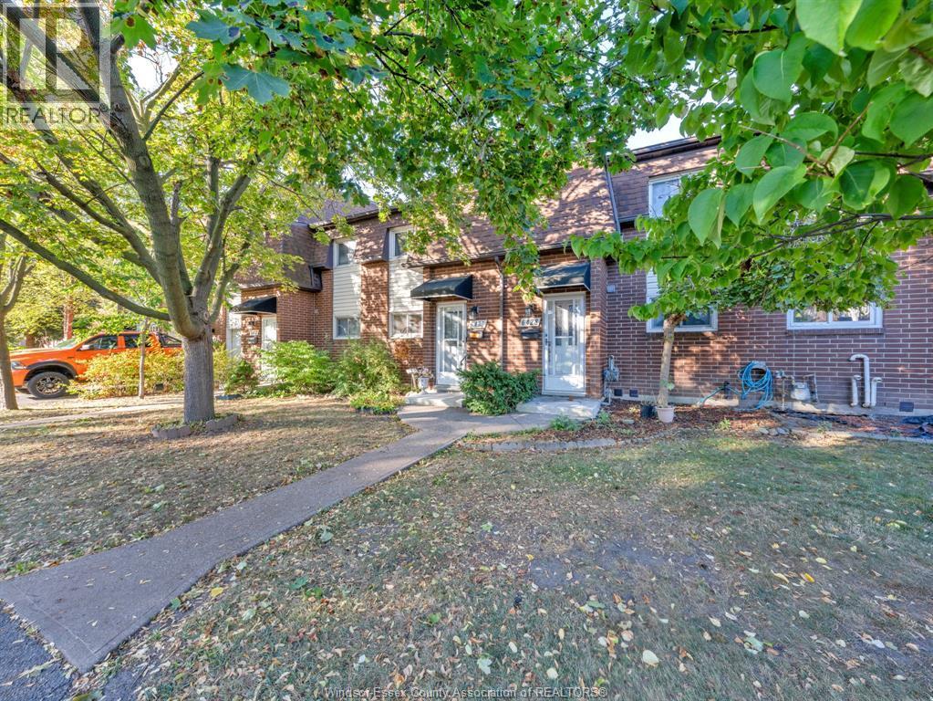 3-bedroom Single Family at 6430 Thornberry, Windsor — photograph 3